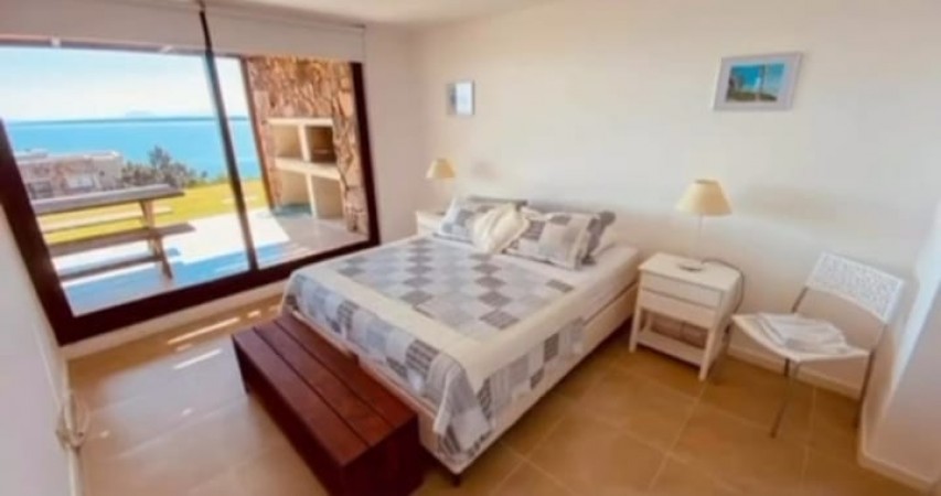 QUARTIER PUNTA BALLENA. 1 dormitorio vista al mar con parrillero
