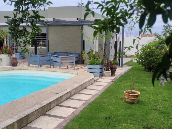 BALNEARIO BUENOS AIRES, 3 dormitorios con piscina y apartamento visitas