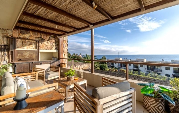 QUARTIER PUNTA BALLENA. 3 dormitorios con vista al mar