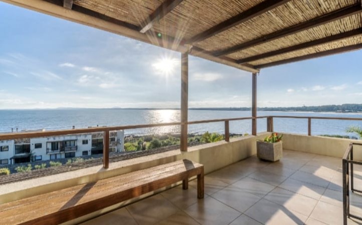 QUARTIER PUNTA BALLENA. 3 dormitorios con vista al mar