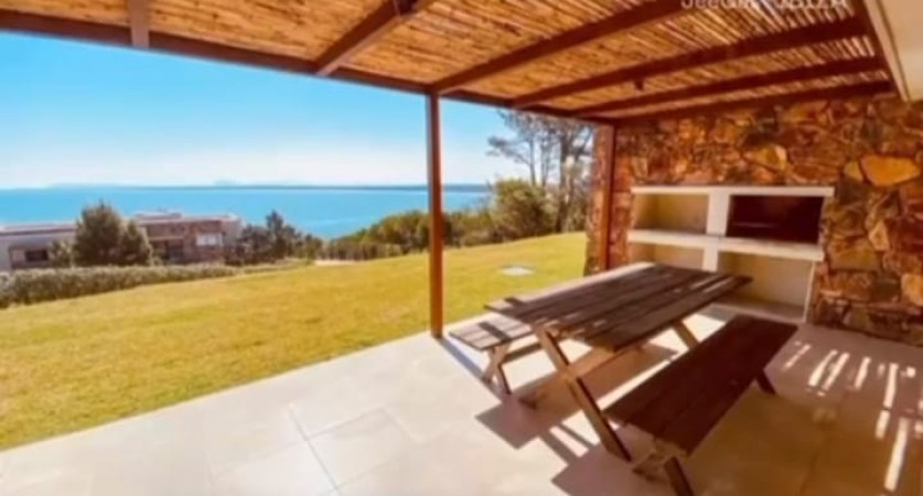 QUARTIER PUNTA BALLENA. 1 dormitorio vista al mar con parrillero