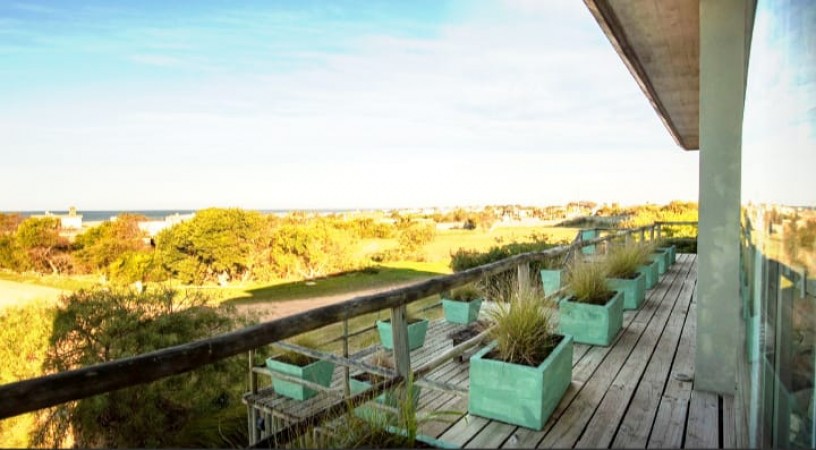 JOSE IGNACIO. Casa con vista a playa Brava y Mansa