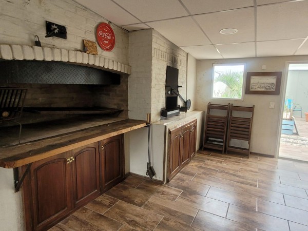 BALNEARIO BUENOS AIRES, 3 dormitorios con piscina y apartamento visitas