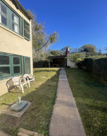 BALNEARIO BUENOS AIRES, CASA DE 3 DORMITORIOS CON JARDIN