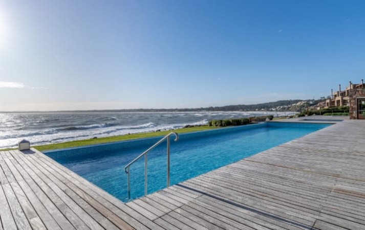 QUARTIER PUNTA BALLENA. 3 dormitorios con vista al mar