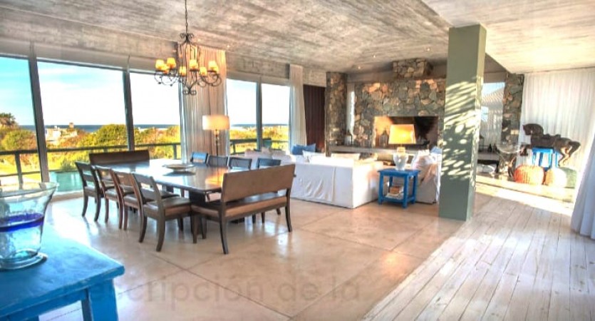 JOSE IGNACIO. Casa con vista a playa Brava y Mansa