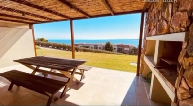 QUARTIER PUNTA BALLENA. 1 dormitorio vista al mar con parrillero