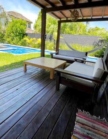 MANANTIALES. Casa de 3 dormitorios y piscina