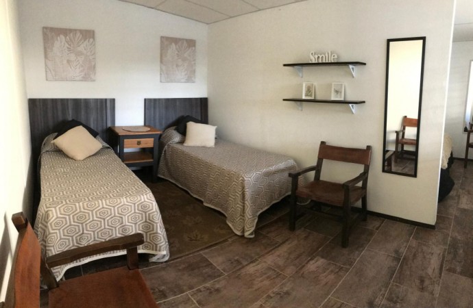 BALNEARIO BUENOS AIRES, 3 dormitorios con piscina y apartamento visitas