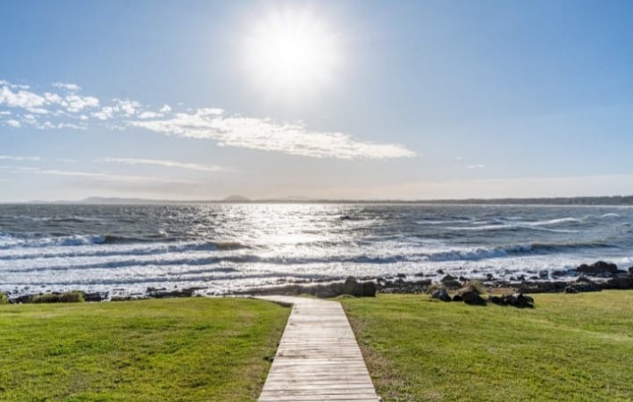 QUARTIER PUNTA BALLENA. 3 dormitorios con vista al mar
