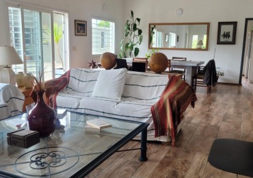 BALNEARIO BUENOS AIRES, 3 dormitorios con piscina y apartamento visitas